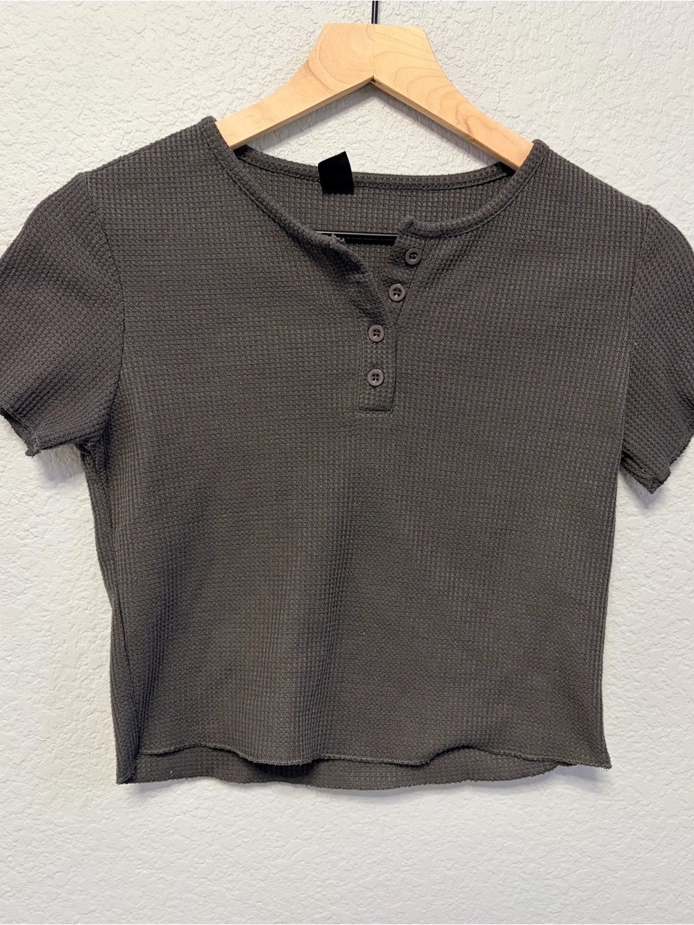 Waffle Knit Short Sleeve Henley Top - Charcoal